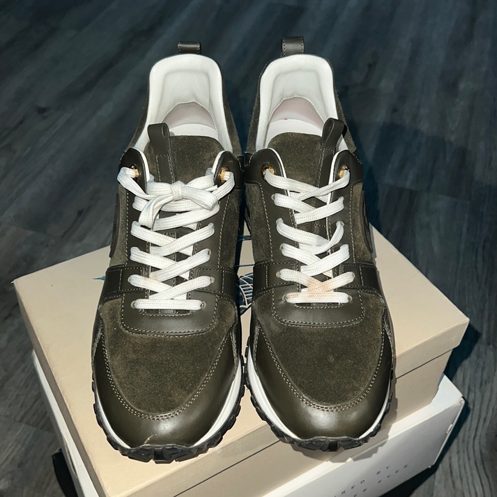 Louis Vuitton Sneakers